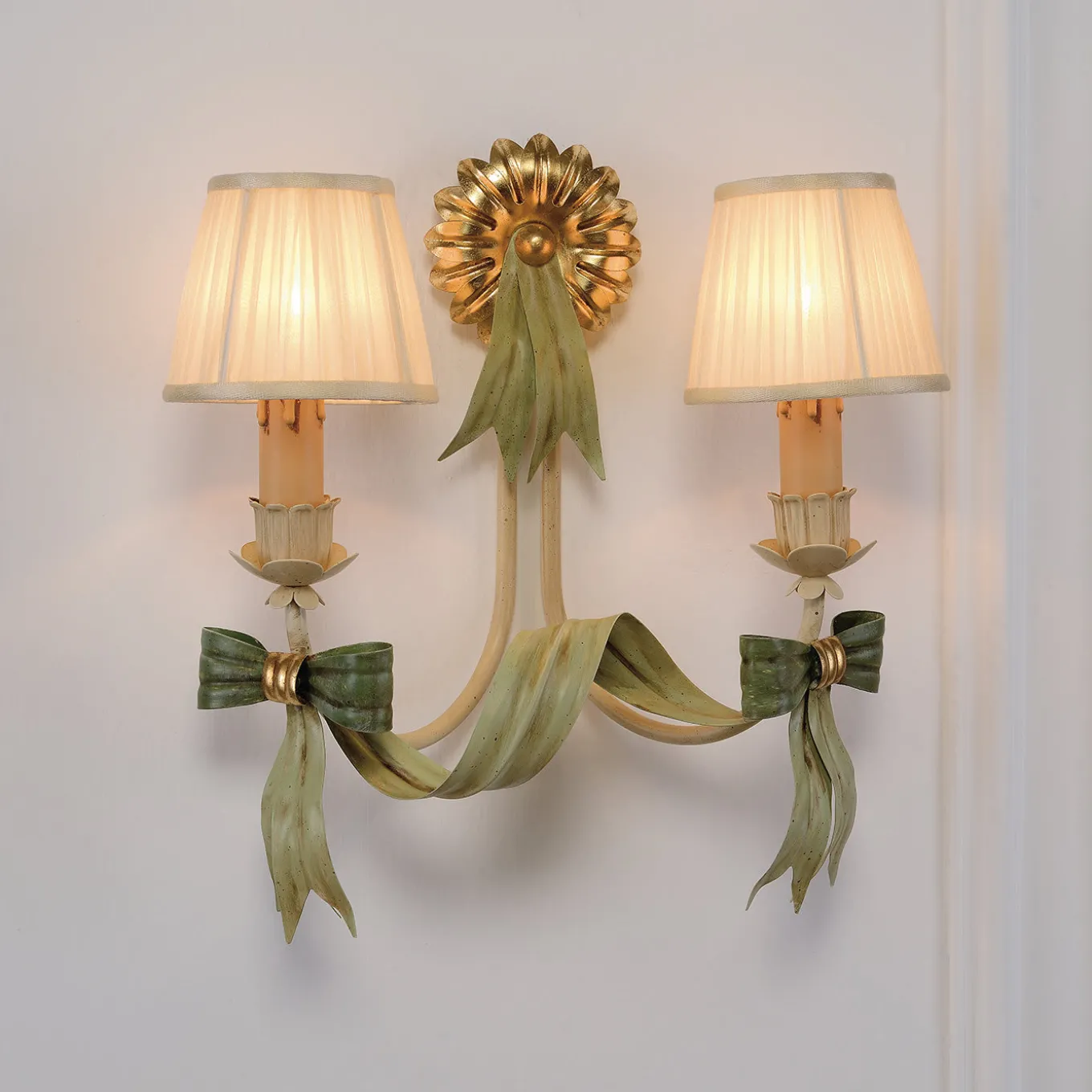 1365 Apparecchio di illuminazione a fiocco doppio in metallo verde