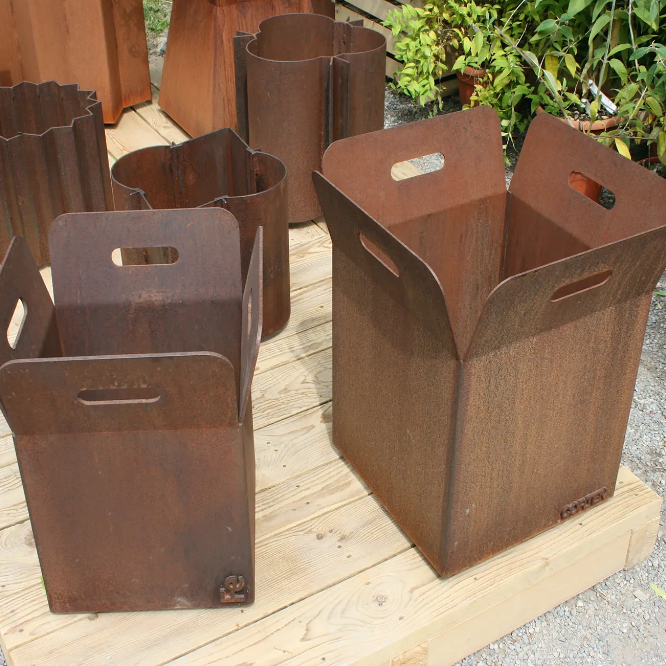 11.2 Portavaso in acciaio corten