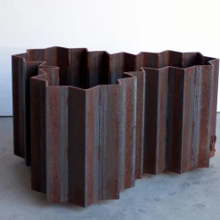 37 Portavaso in ferro