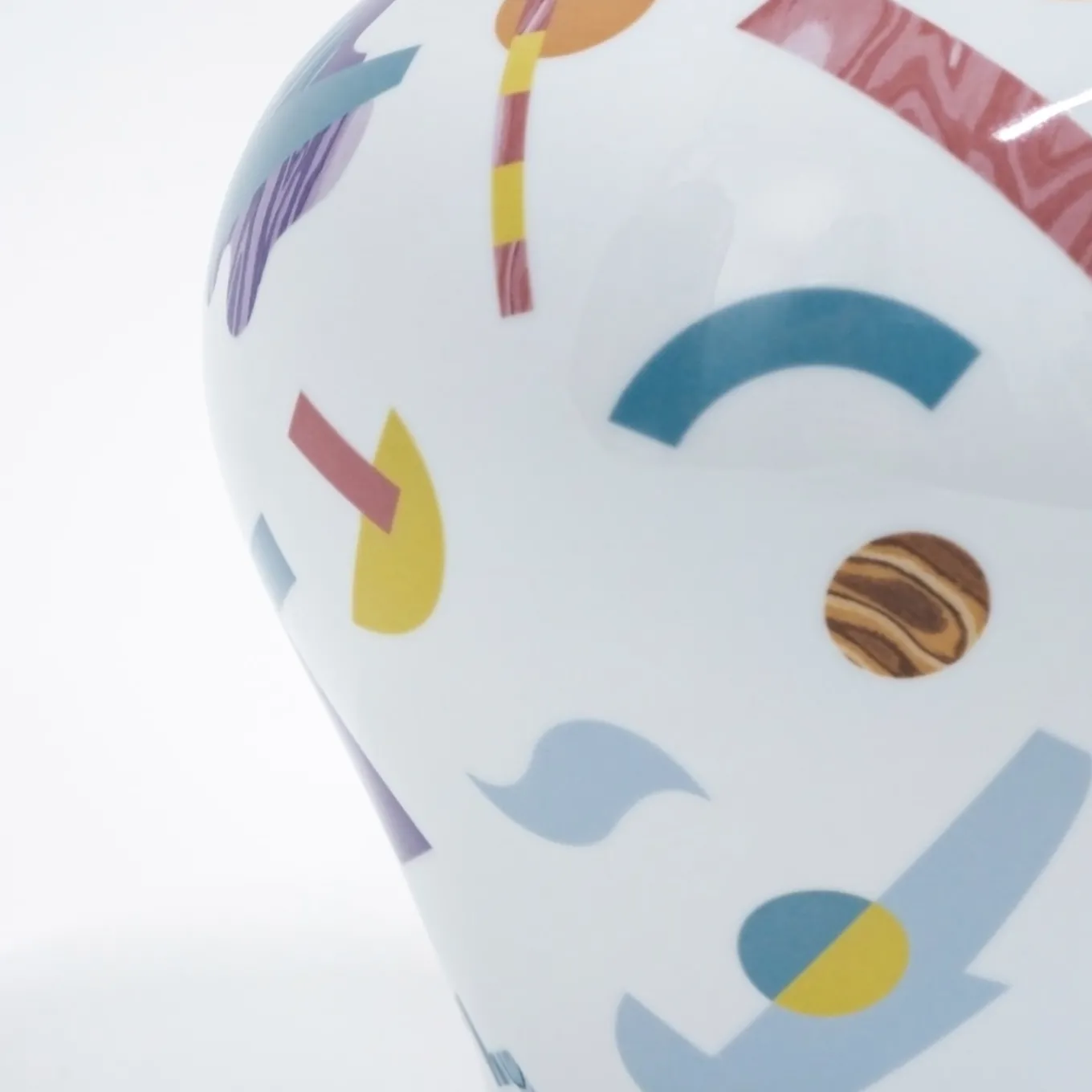 Alchimie vaso anfora in porcellana con decoro astratto h27cm