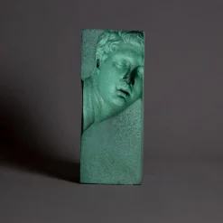 Ama chi non sa come cavarsela in questo mondo (SHE) Scultpure #3