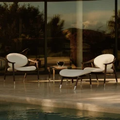 Amerigo Dehors Poltrona in Tessuto Bianco e Gambe in Legno di Frassino