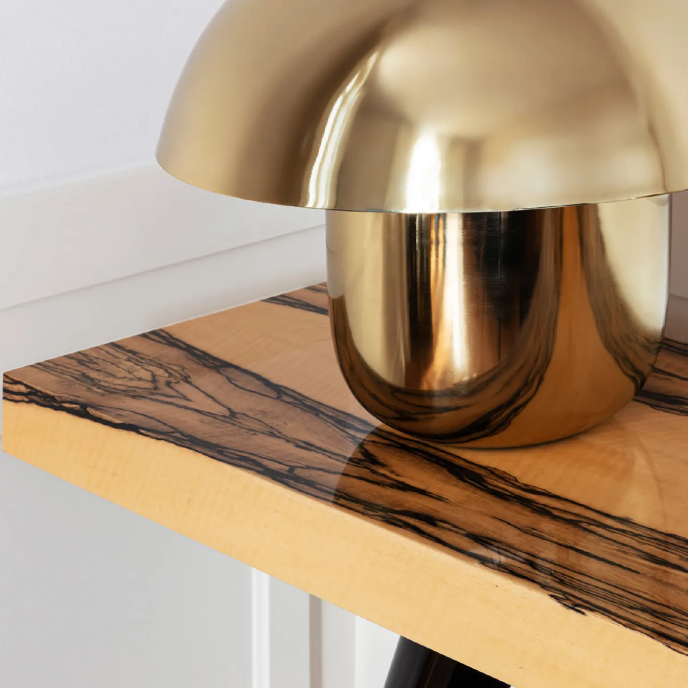 Andrea Albin Console in ebano