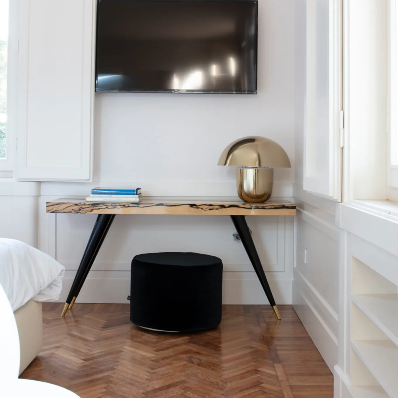 Andrea Albin Console in ebano