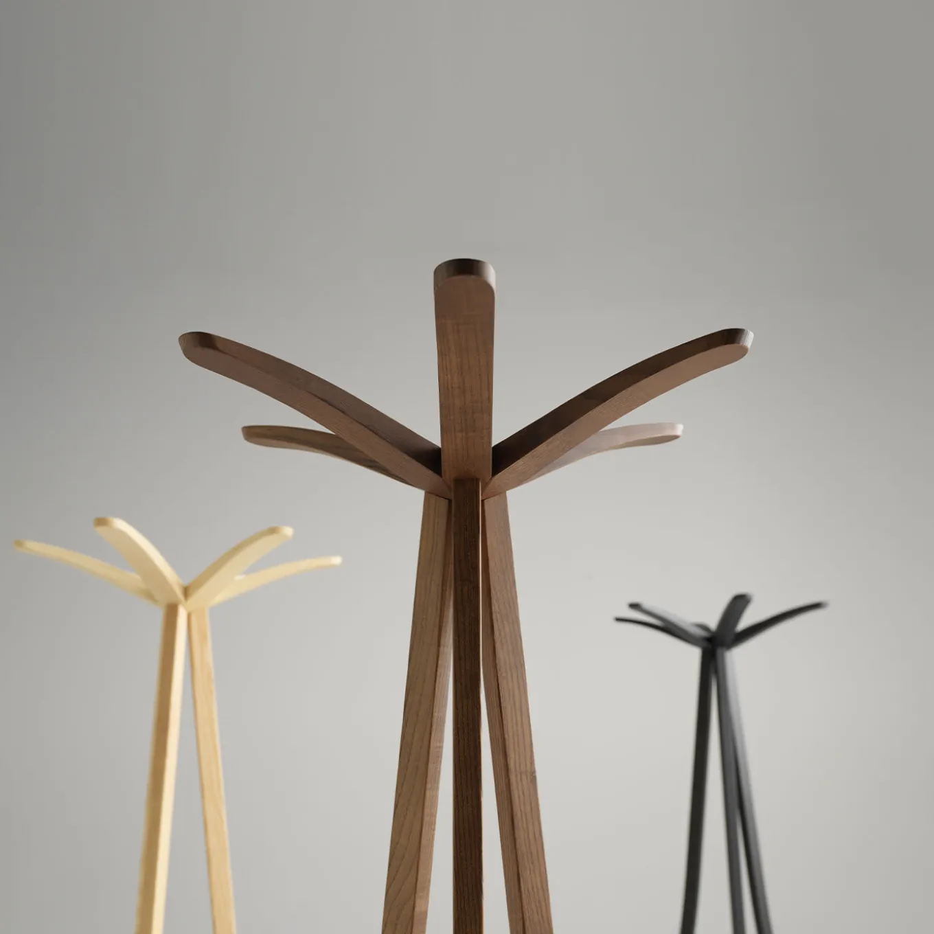 Appendiabiti in noce Daisy