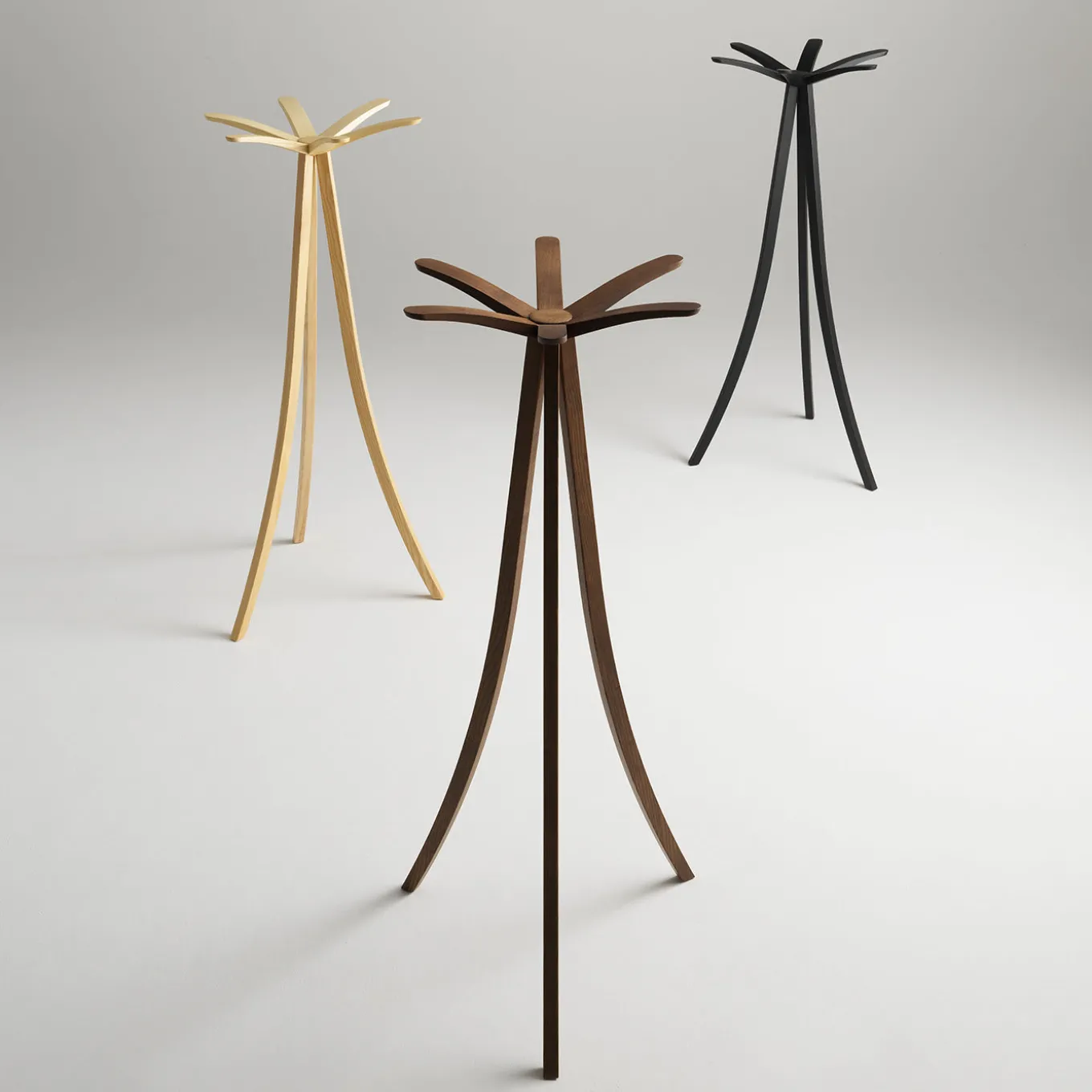 Appendiabiti in noce Daisy