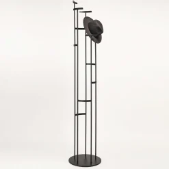 Appendiabiti nero Columnae di Svetlana Golubeva