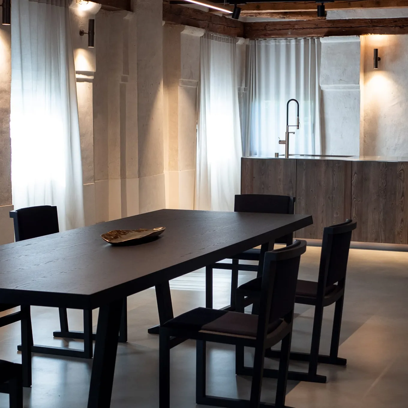 Applique Kyle Pt2 in Ottone con Finitura Dorata