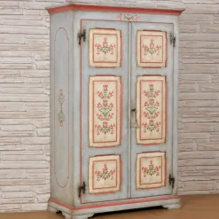 Armadio floreale barocco italiano del '600 Tirolesi