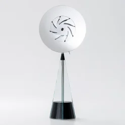 Armadio Gualtiero in legno di frassino nero con dettagli in acciaio e vetro