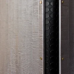 Armadio in Oro Rosa con Ripiani in Vetro