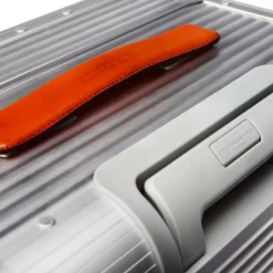 Bank Spinner 76 in argento chiaro di luna di Marc Sadler