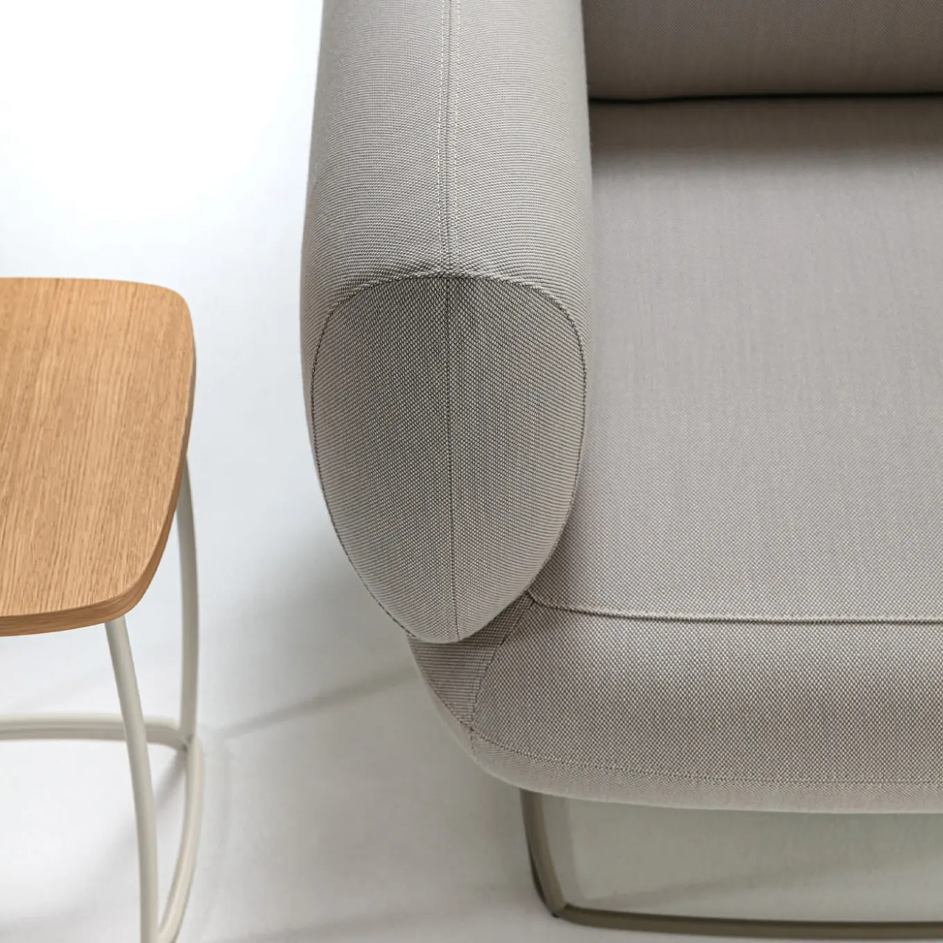 Bernard Poltroncina grigio chiaro