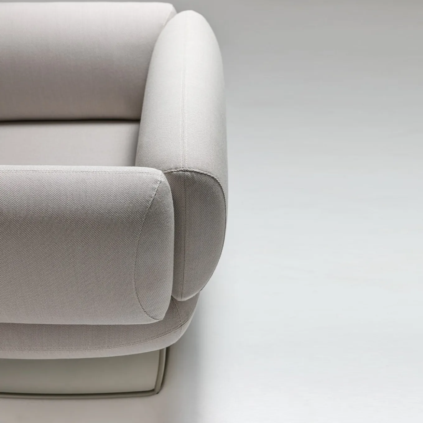 Bernard Poltroncina grigio chiaro