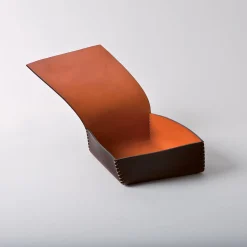 Box Tom di Claude Bouchard