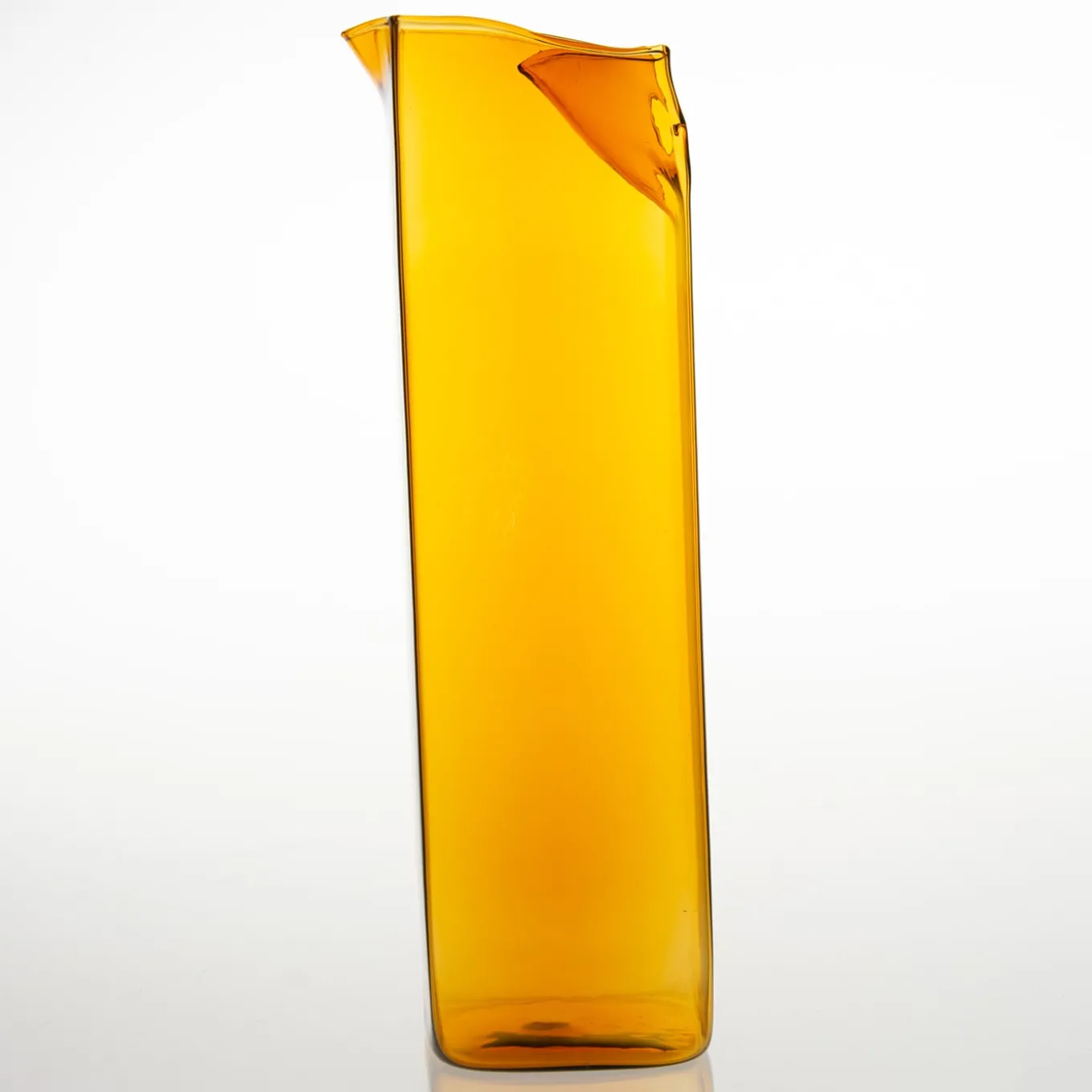 Brocca in vetro ambrato Bricco