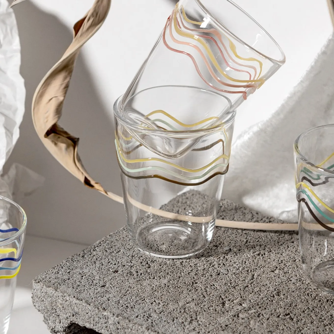 Cabinet De Curiosités Set di 6 bicchieri da acqua con onde colorate