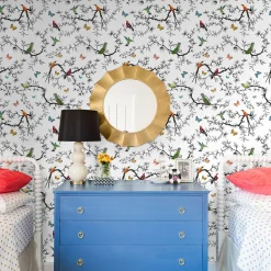 Carta da parati con uccelli e farfalle