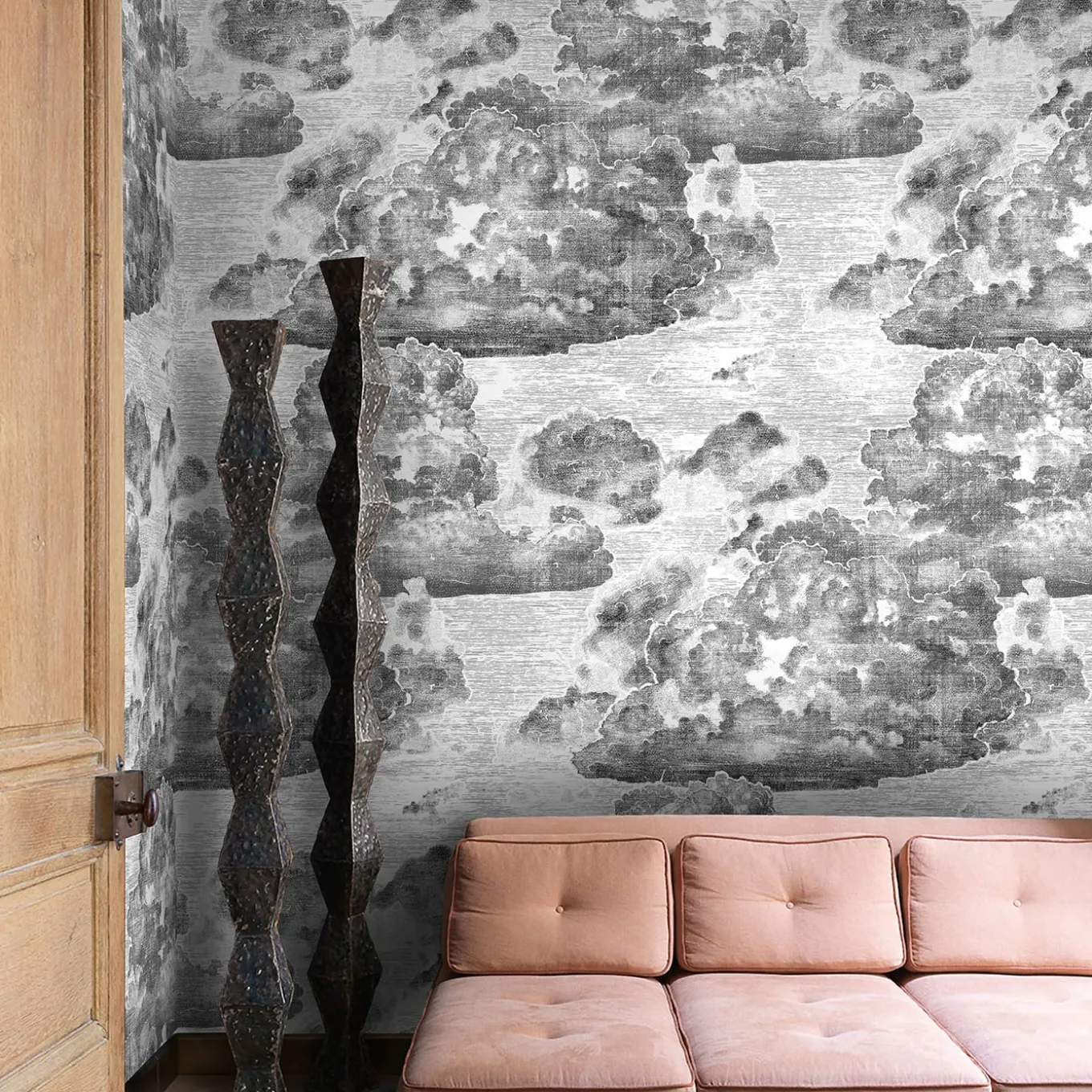 Carta da parati vintage con nuvole nere