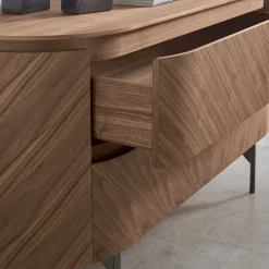 Cassettiera Opera in Noce Canaletto con Gambe in Nichel