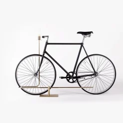 Cavalletto da parcheggio bi-traccia by Masanori Mori