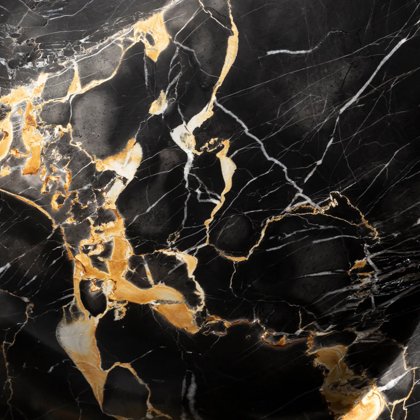 Centrotavola Amaltea Black Portoro di Ivan Colominas