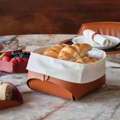 Cestino per il pane in pelle cognac con sacchetto di cotone rimovibile
