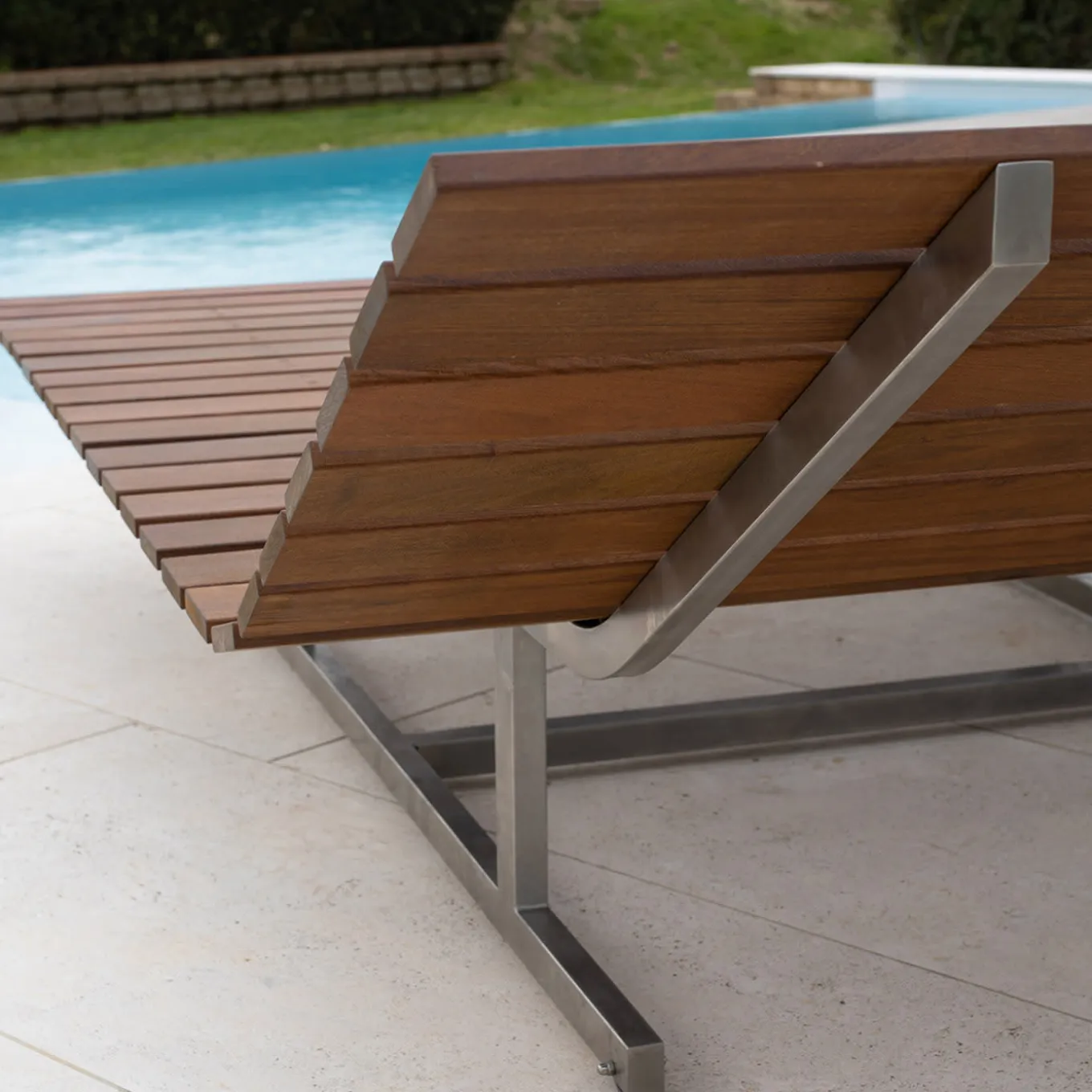 Chaise longue a slitta per esterni