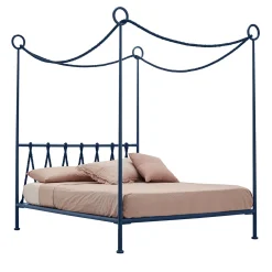 Cima Letto Matrimoniale con Baldacchino in Ferro Blu di Sovrappensiero Design Studio
