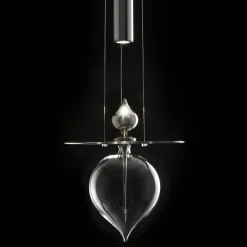 Ciondolo a forma di pigna profumata