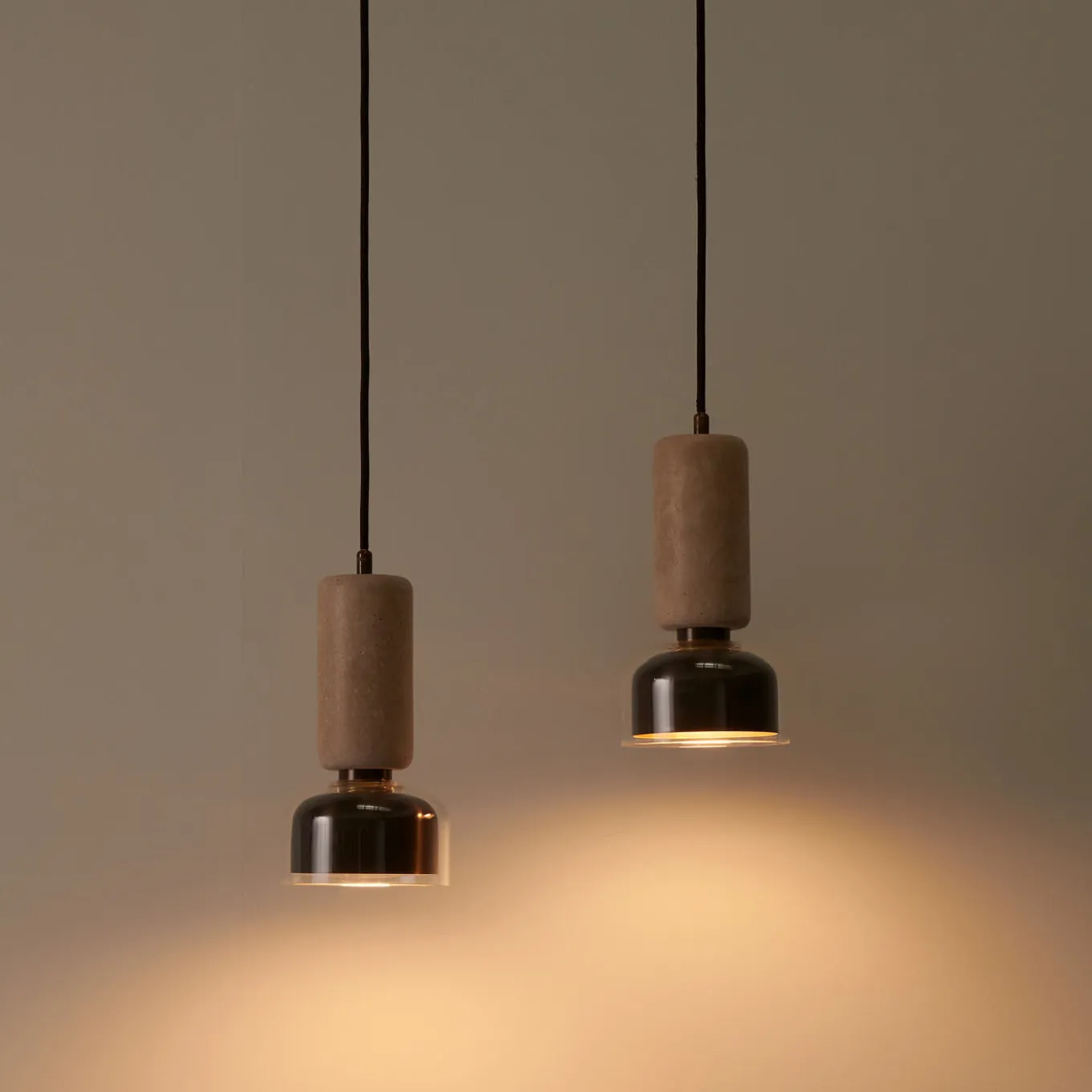 Ciondolo "Andromeda" in travertino e bronzo