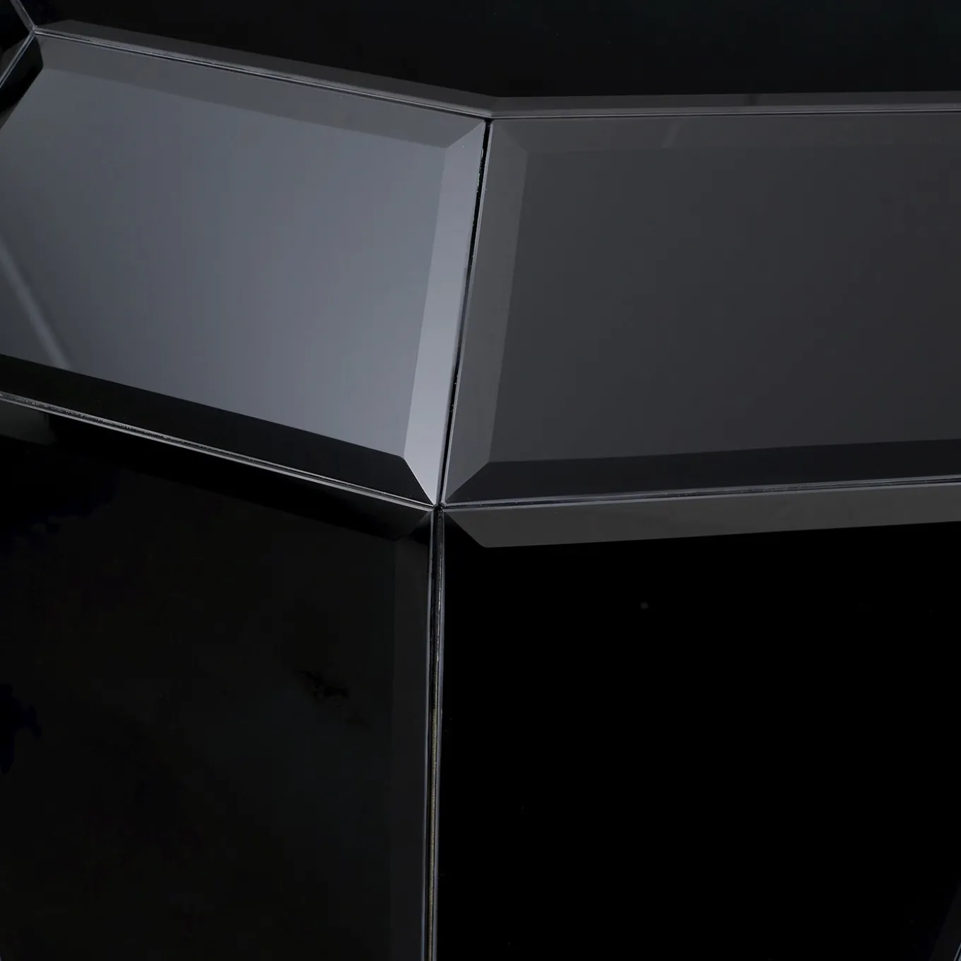 Colonna di supporto nero diamante