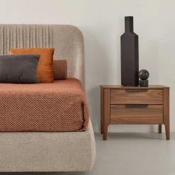 Comodino Cannaregio in legno di noce canaletto