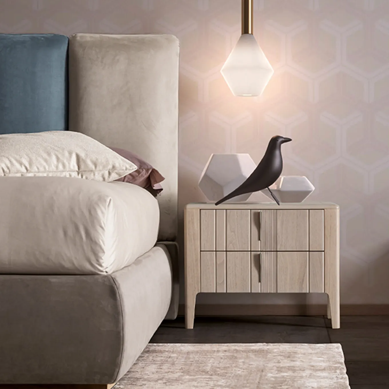 Comodino Domino a 2 cassetti in noce canaletto beige