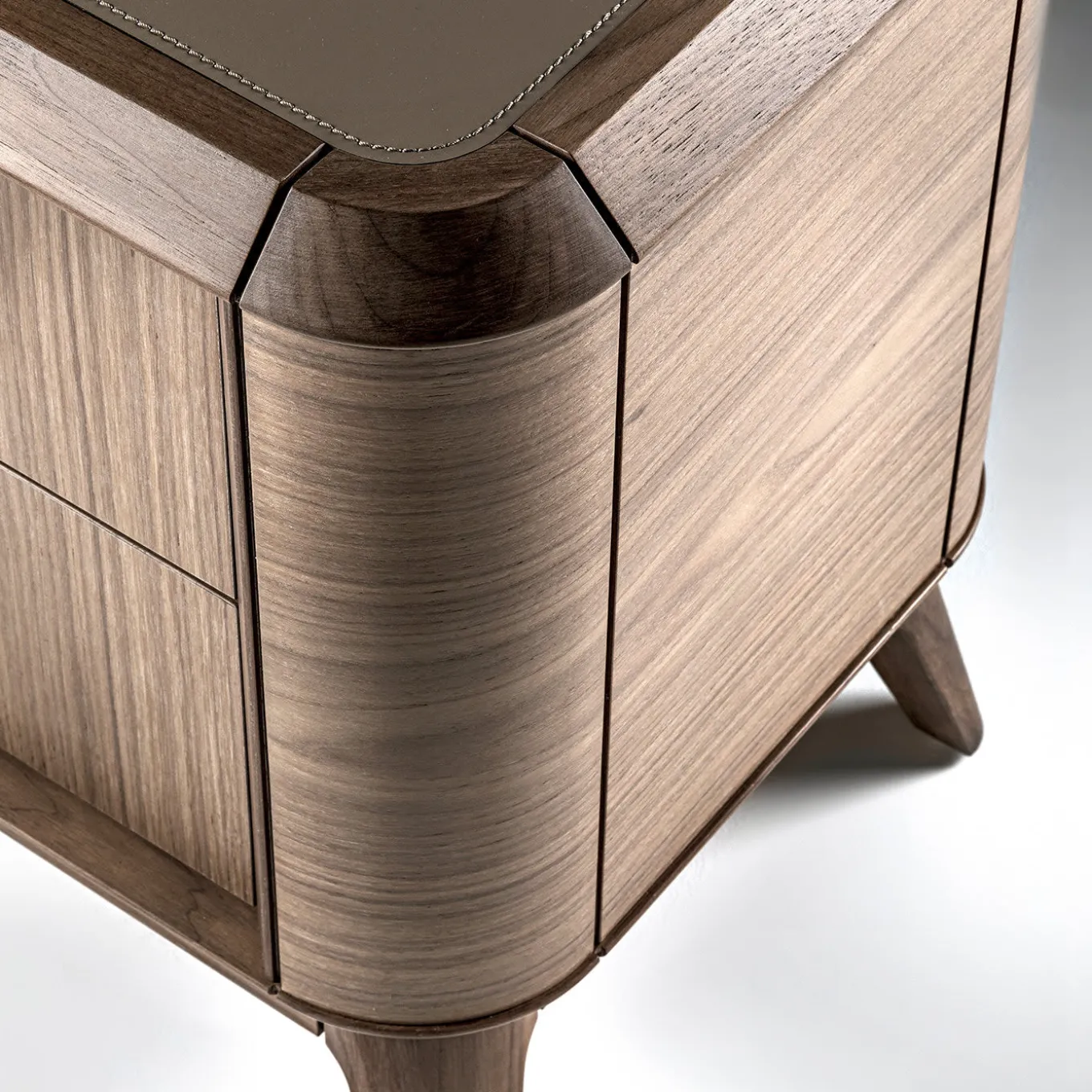 Comodino Dori di Giovanna Azzarello