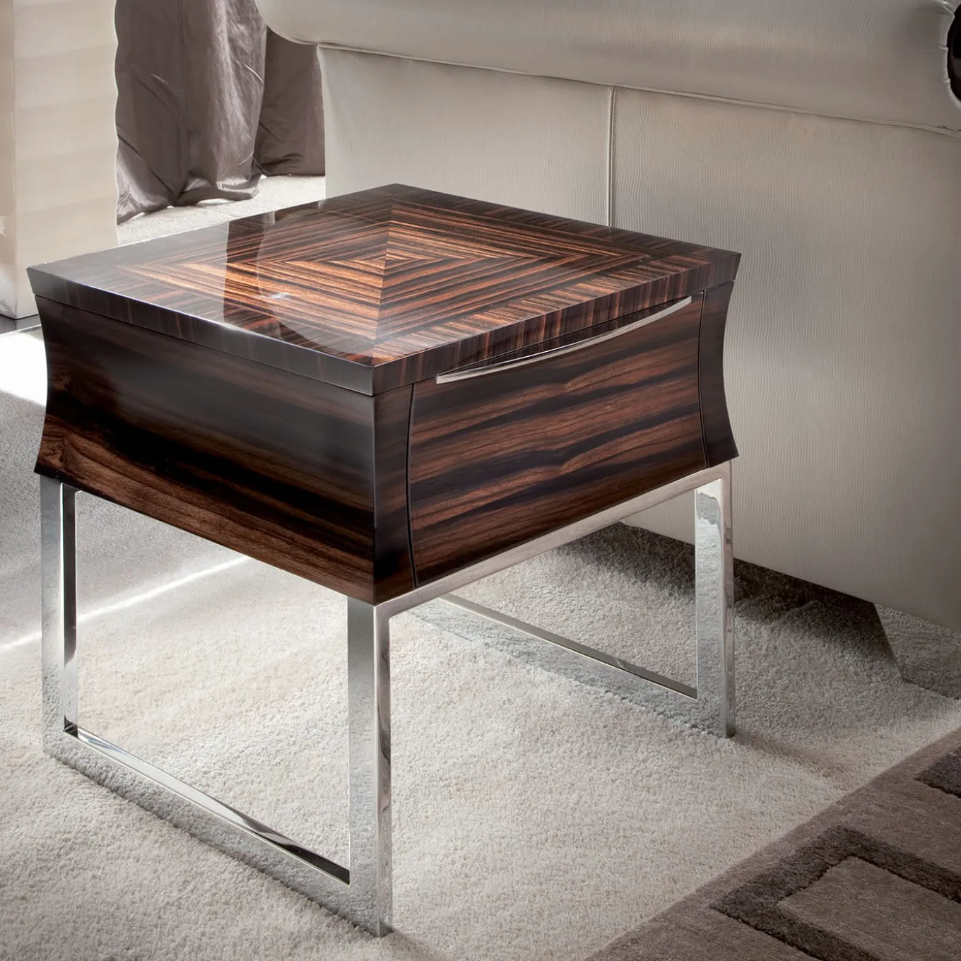 Comodino Makassar quadrato