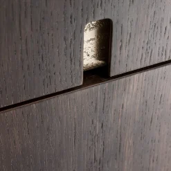 Comodino Outfit in Rovere Termocotto con Dettagli in Bronzo