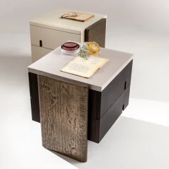 Comodino Outfit Laccato Lucido con Accenti in Bronzo