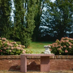 Consolle Zaccaria rossa di Patricia Urquiola