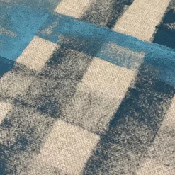 Coperta a righe con frange beige dipinta a mano