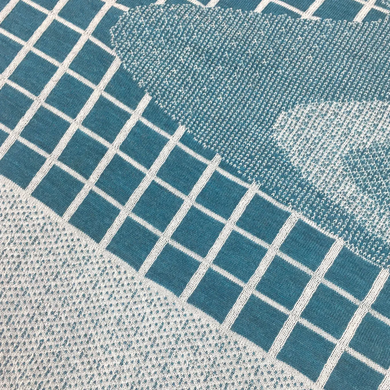 Coperta Panoramica IV in lana merino di Serena Confalonieri