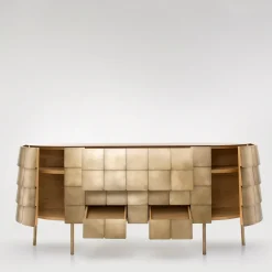 Credenza in ottone Yoroi di Alessandro Masturzo