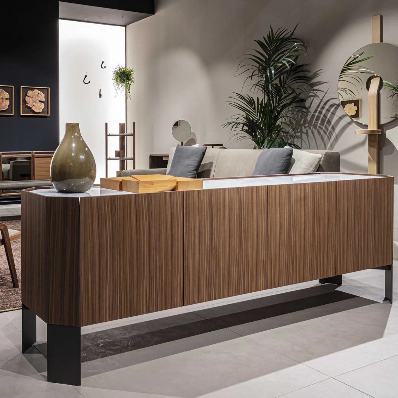 Credenza Miele a 4 ante in Canaletto e Carrara