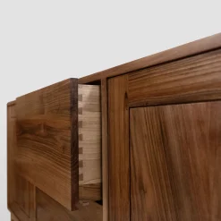 Credenza Minimalista in Noce