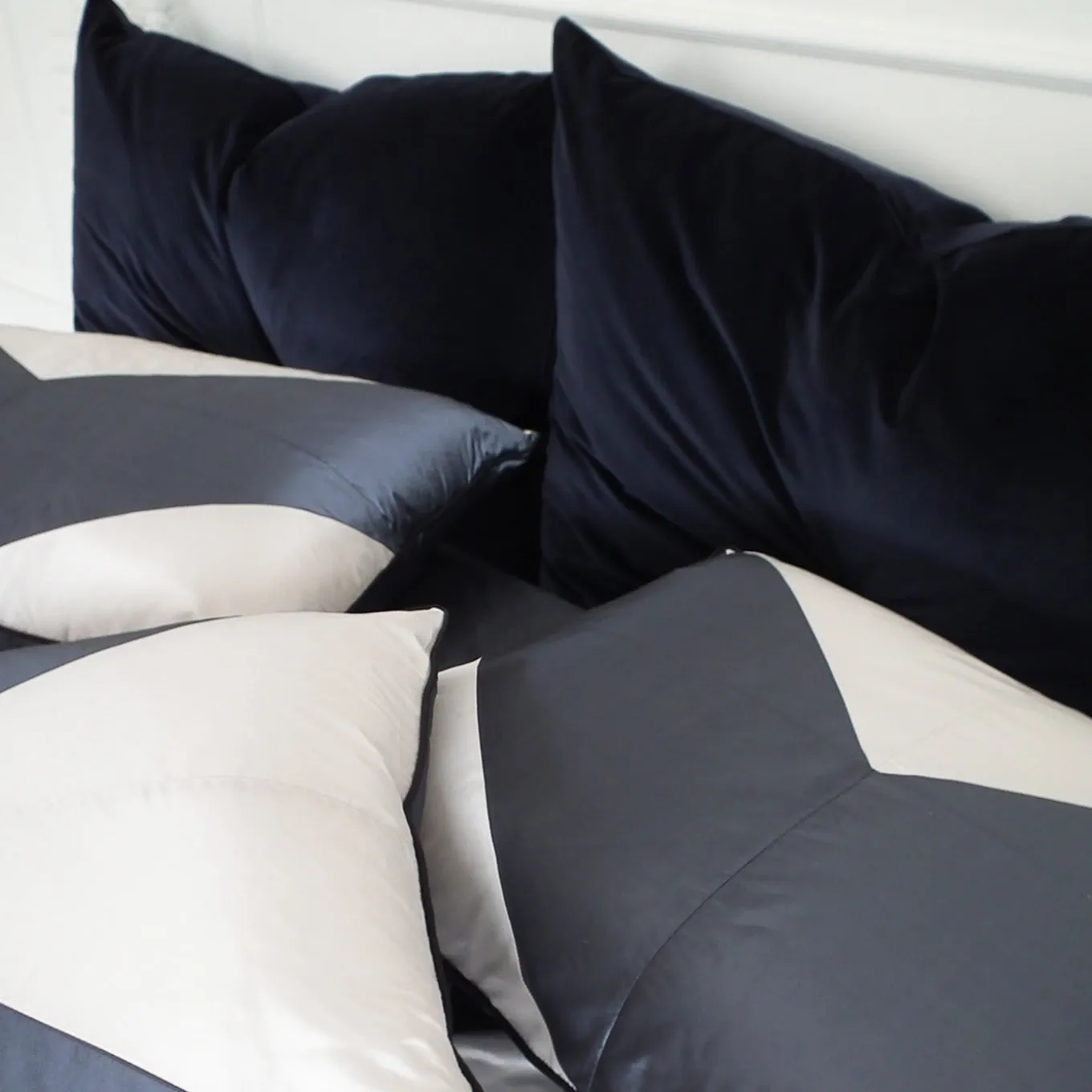 Cuscino Carrè in velluto di cotone blu