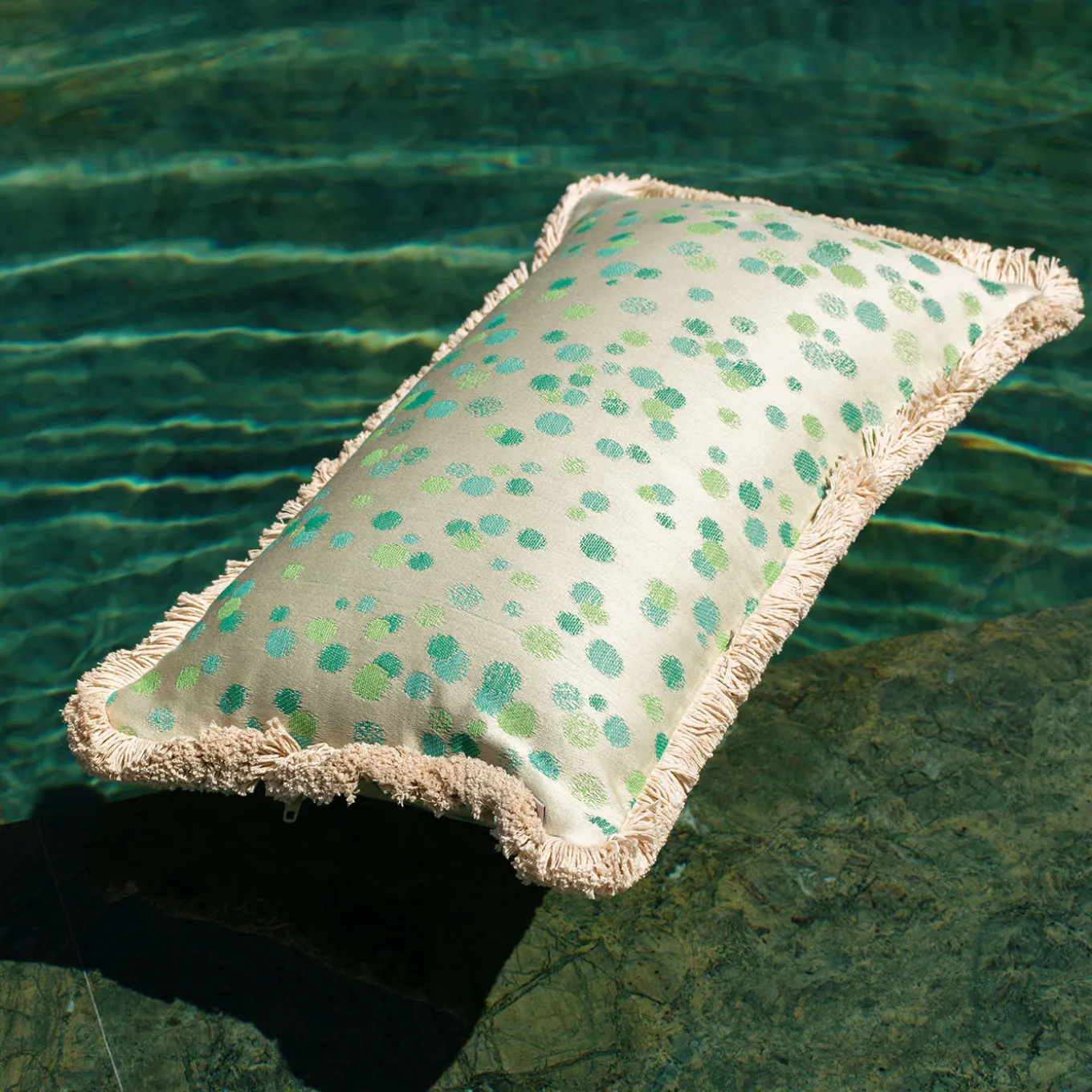 Cuscino piccolo con frange verdi e acquatiche
