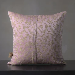 Cuscino quadrato Ledbetter in jacquard floreale rosa e oro