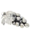 Decorazione con grappolo d'uva in argento