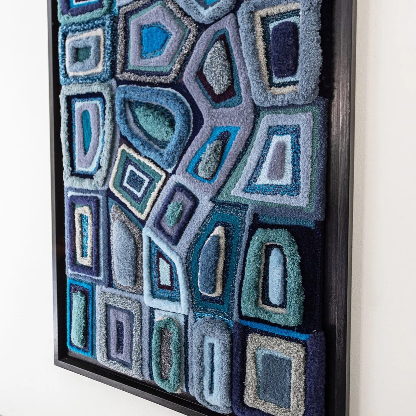 Decostruzione in arazzo blu