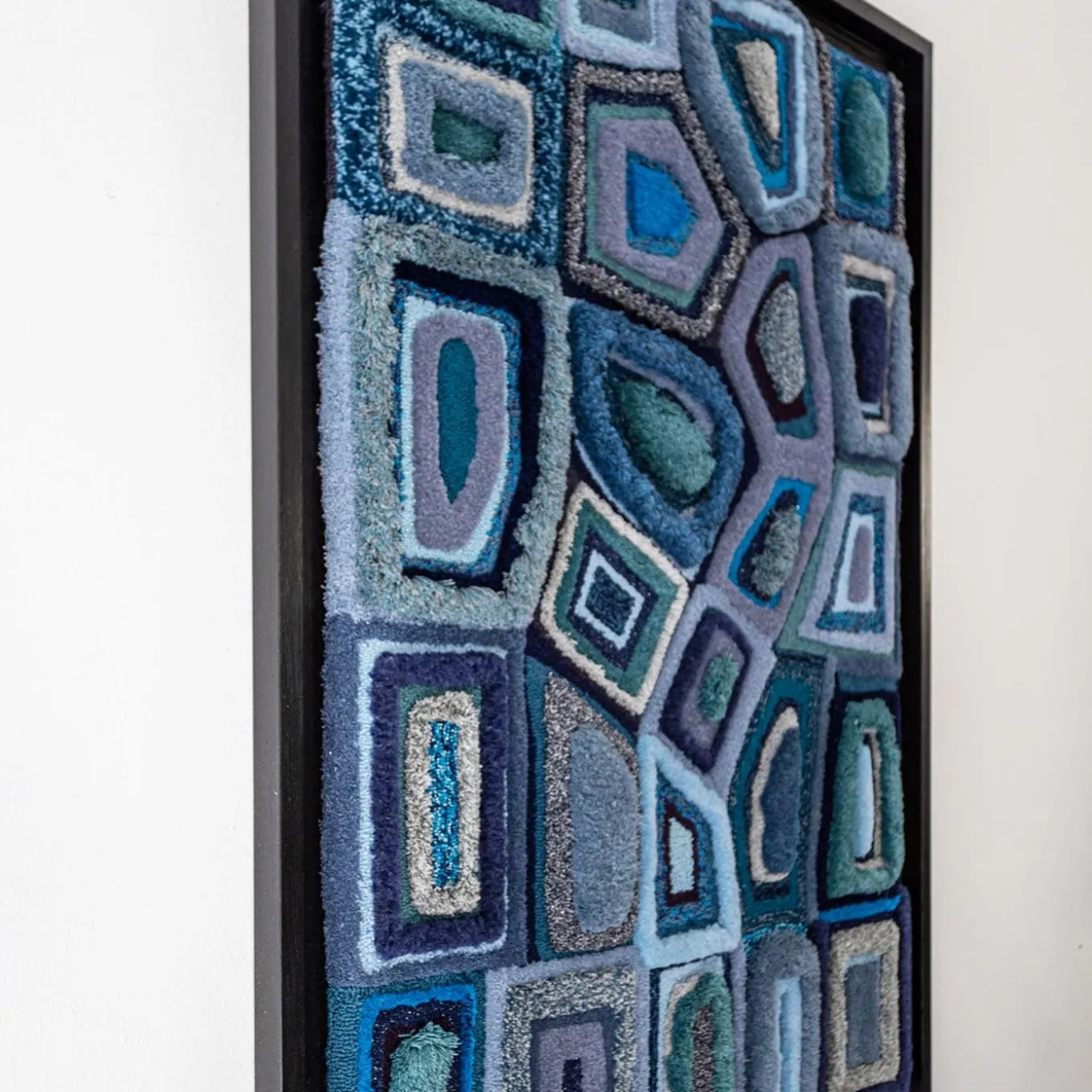 Decostruzione in arazzo blu